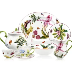 Royal Collection Shop Chelsea Porcelain 4 Cup Teapot* Chelsea Porcelain